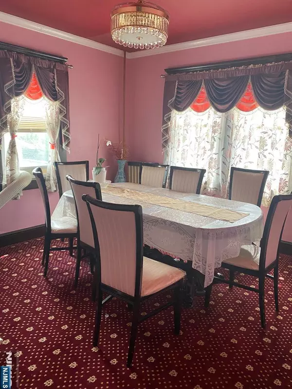 Teaneck, NJ 07666,281 James ST