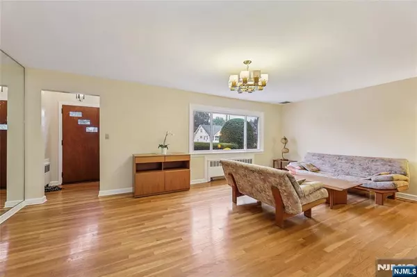 Fair Lawn, NJ 07410,7-04 4th ST