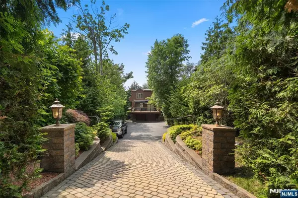 459 Hillside AVE #A, Palisades Park, NJ 07650