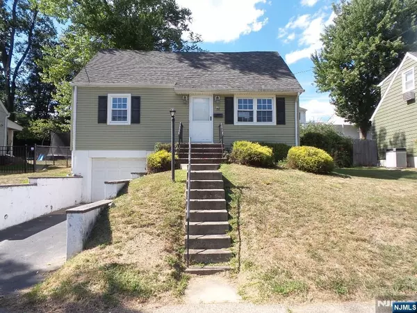 51 Hillside DR,  Totowa,  NJ 07512