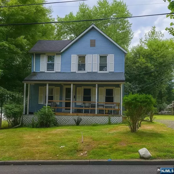 208 Manhattan AVE, Teaneck, NJ 07666