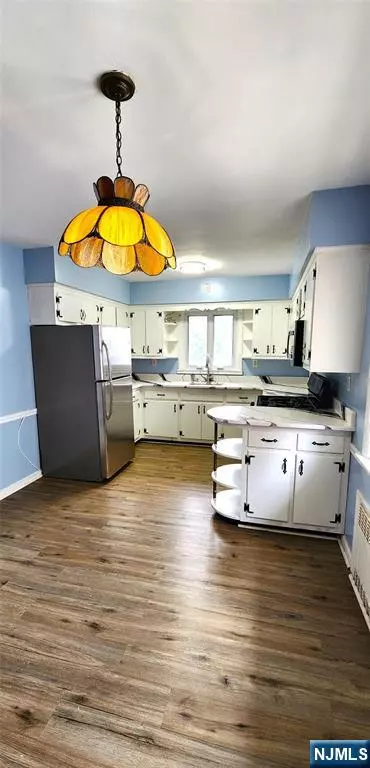 Ridgefield, NJ 07657,744 Clark AVE