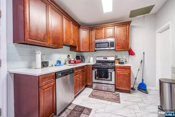 Orange, NJ 07050,276 New ST