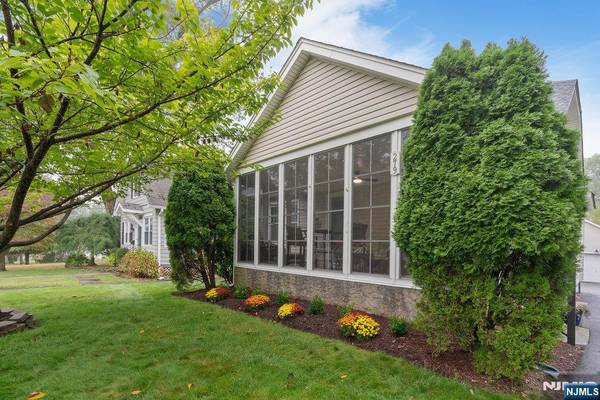 279 Vreeland AVE, Midland Park, NJ 07432