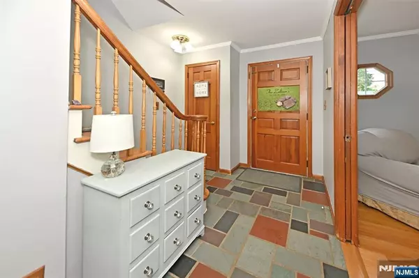 Twp Of Washington, NJ 07676,525 Colonial BLVD