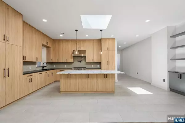 North Bergen, NJ 07047,6500 Durham AVE