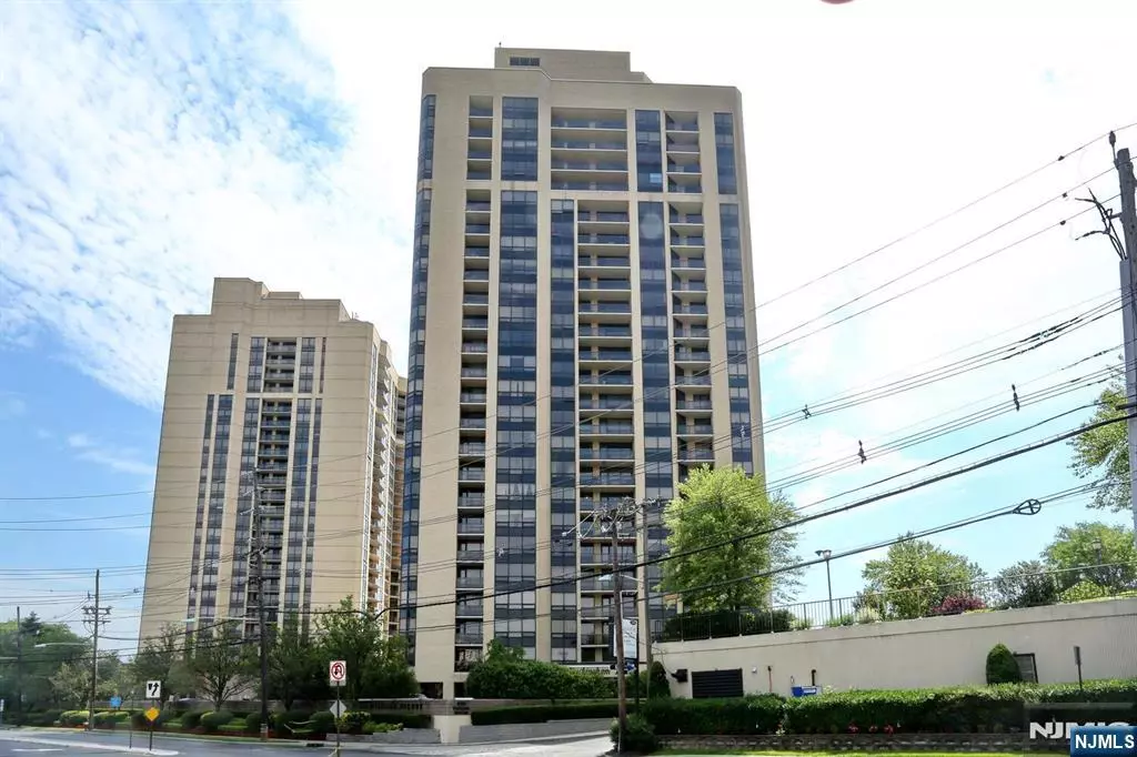 Fort Lee, NJ 07024,800 Palisade AVE #401
