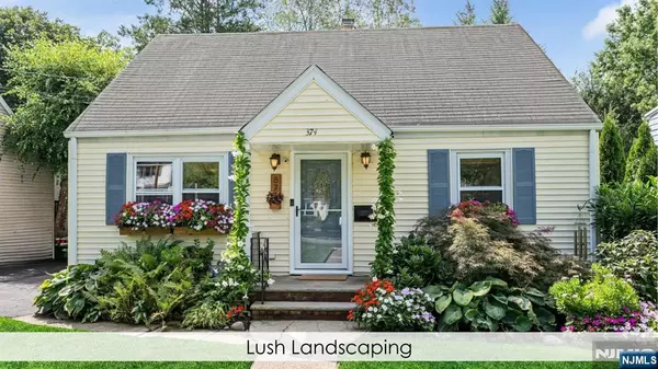 Ridgewood, NJ 07450,374 Litchfield ST