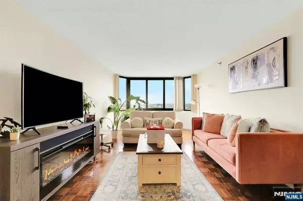 326 Prospect AVE #12B, Hackensack, NJ 07601