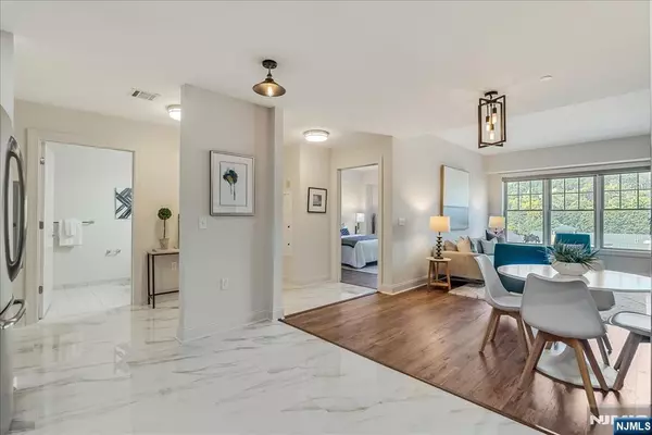 Montclair, NJ 07042,48 S Park ST #609X