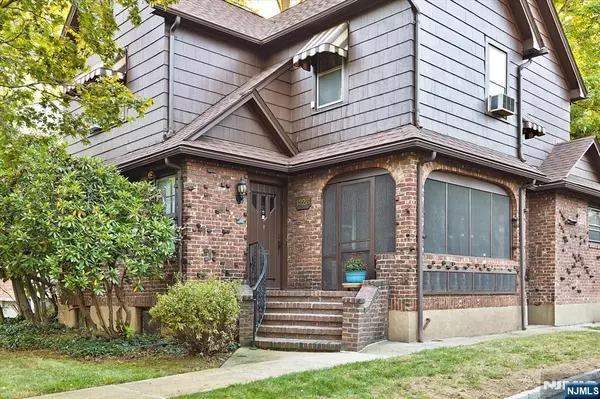 1328 Taft RD, Teaneck, NJ 07666