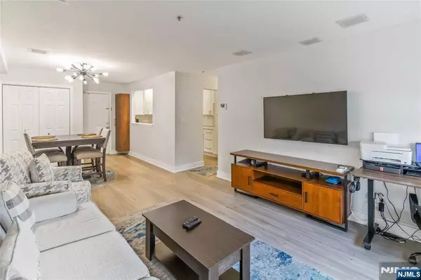 Hackensack, NJ 07601,131 Clinton PL #314