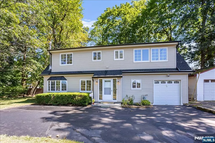 39 Enfield AVE, Montclair, NJ 07042