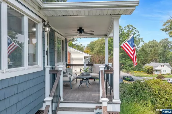 Oakland, NJ 07436,22 Bannehr ST