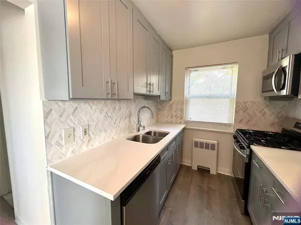 Teaneck, NJ 07666,1472 W Terrace CIR #5