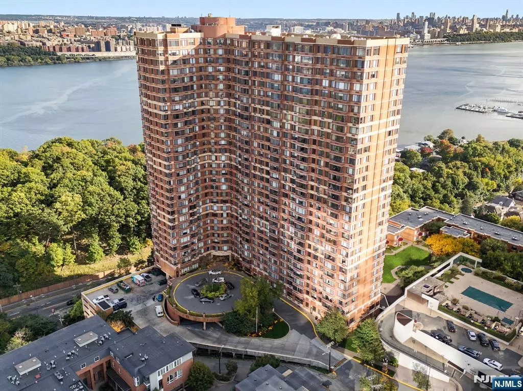 Fort Lee, NJ 07024,100 Old Palisade RD #3509