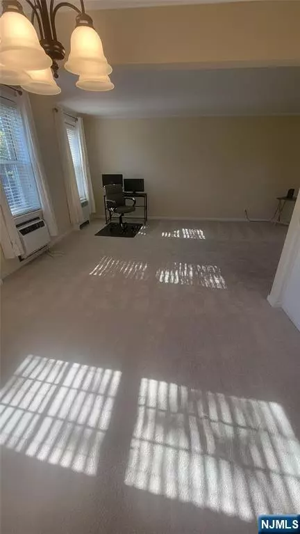 Rutherford, NJ 07070,126 Hackett #202A