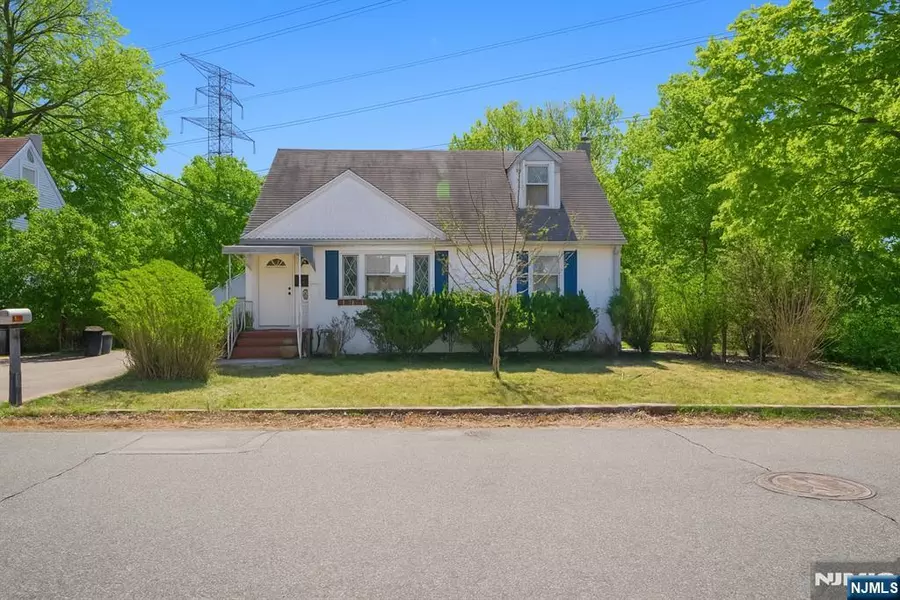 136 Catherine AVE, Mahwah, NJ 07430