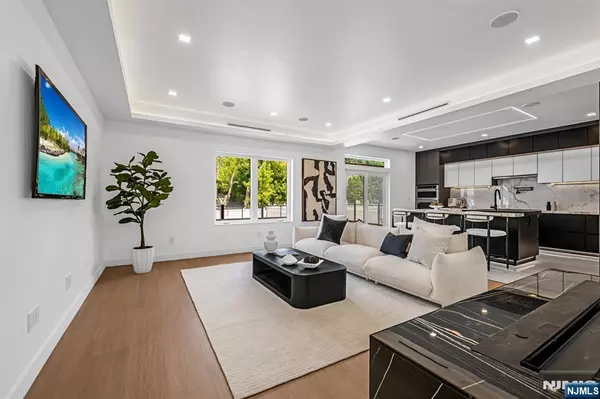 Rutherford, NJ 07070,314 Passaic AVE