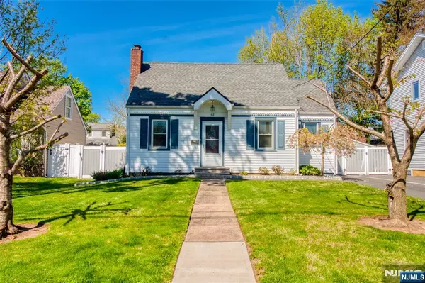 48 Colonial Pkwy, Dumont, NJ 07628