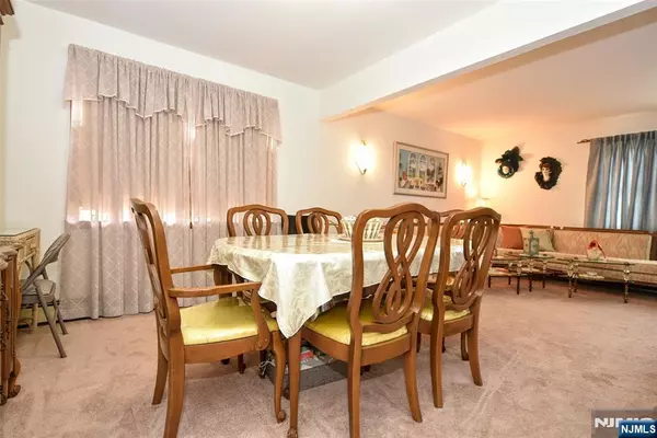 Lodi, NJ 07644,252 Paterson AVE