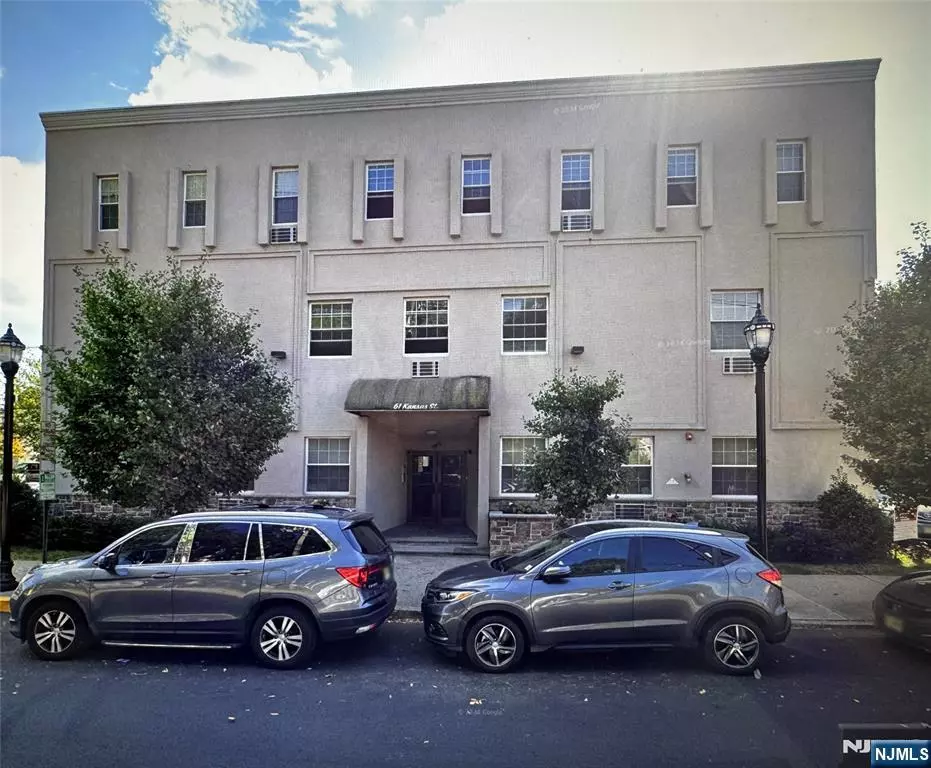 Hackensack, NJ 07601,61 Kansas ST #3C