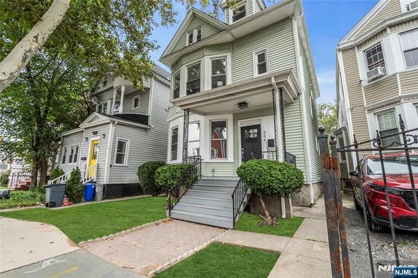 256 William ST, East Orange, NJ 07017