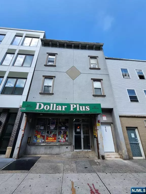 425 Martin Luther King #2, Jersey City, NJ 07304
