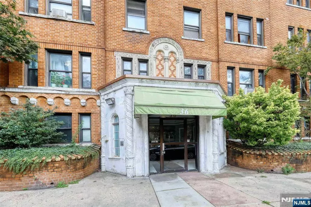 Jersey City, NJ 07304,36 Duncan AVE #E