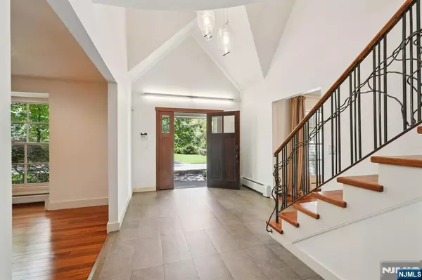 Franklin Lakes, NJ 07417,275 Gregory RD