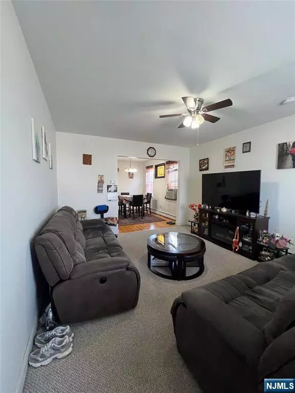 Garfield, NJ 07026,288 Outwater LN