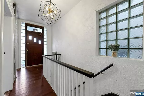 Fairview, NJ 07022,465 Walker ST