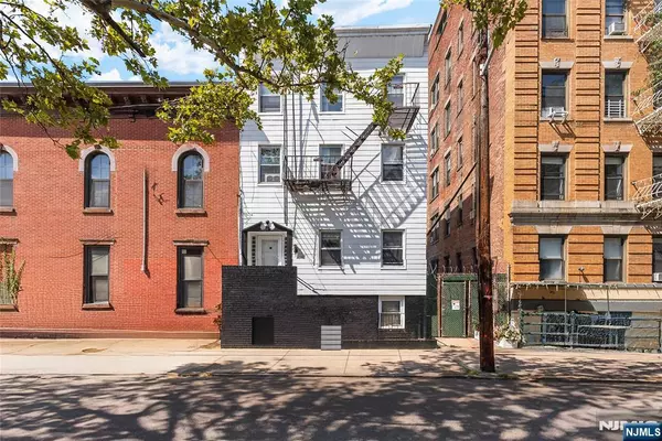 237 Van Vorst ST, Jersey City, NJ 07302