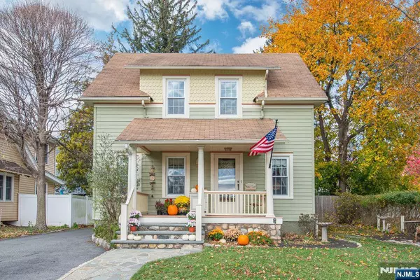 23 Shuart LN, Ramsey, NJ 07446