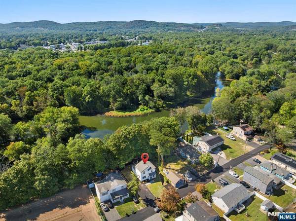 78 Maple LN, Wayne, NJ 07470