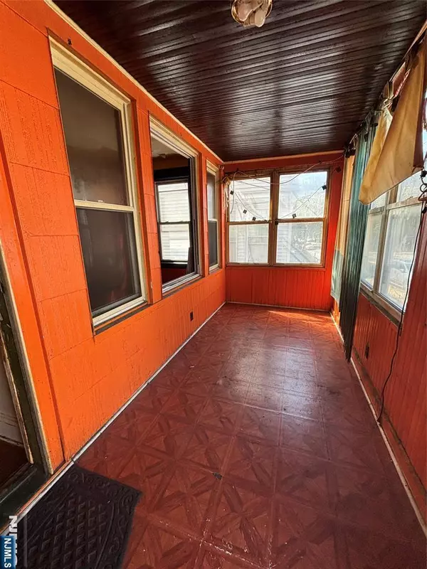 Jersey City, NJ 07305,108 Rutgers AVE