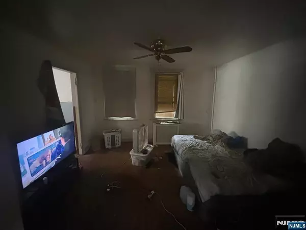 Belleville, NJ 07109,73 Main ST