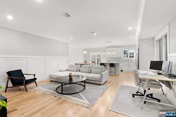 319 8th ST #1, Fairview, NJ 07022