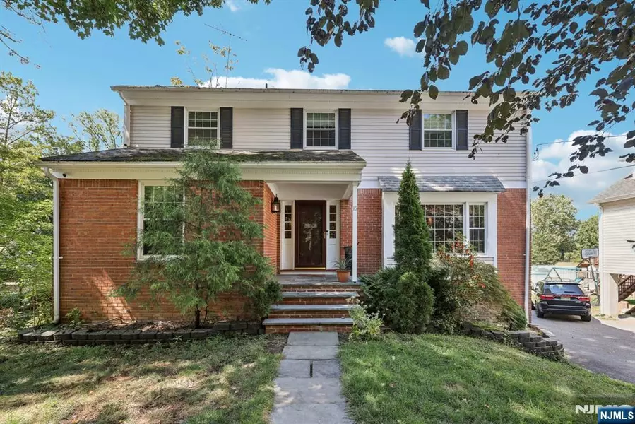 15 Orton RD, West Caldwell, NJ 07006