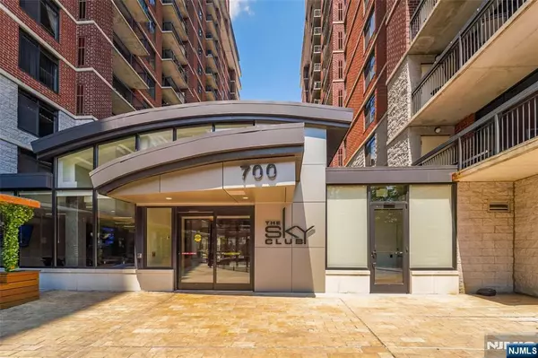 Hoboken, NJ 07030,700 1st ST #4C