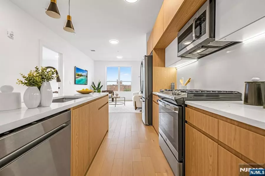 649 38th ST #PH5, Union City, NJ 07087