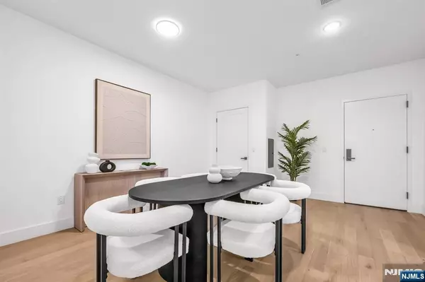 Union City, NJ 07087,649 38th ST #PH5