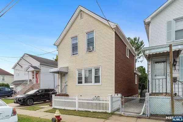 Clifton, NJ 07011,116 E Clifton AVE