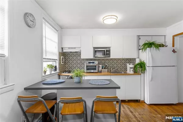 Hackensack, NJ 07601,129 Hudson ST