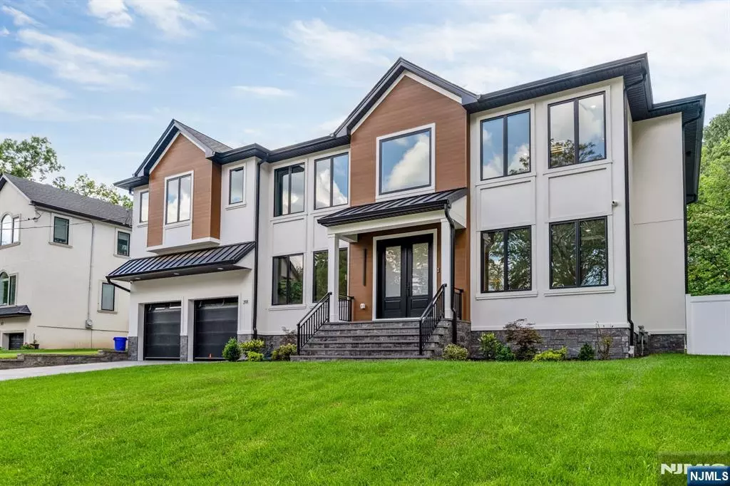 Paramus, NJ 07652,391 Harrison ST