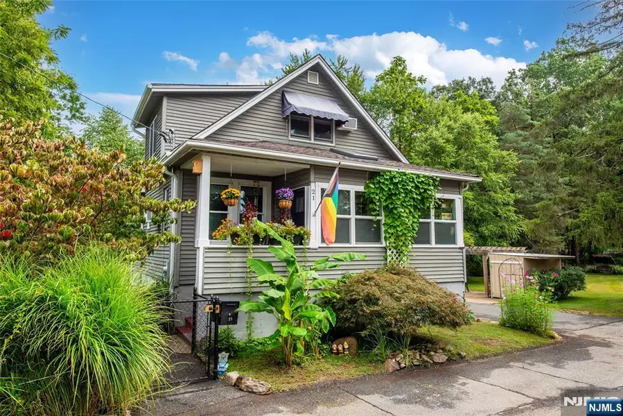 21 Spring, West Caldwell, NJ 07006