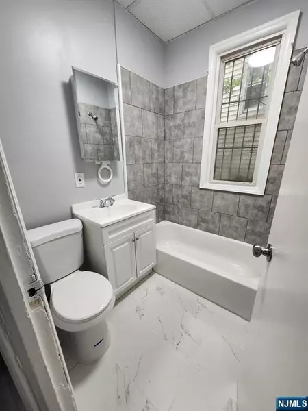 460 Grove ST #1, Irvington, NJ 07111