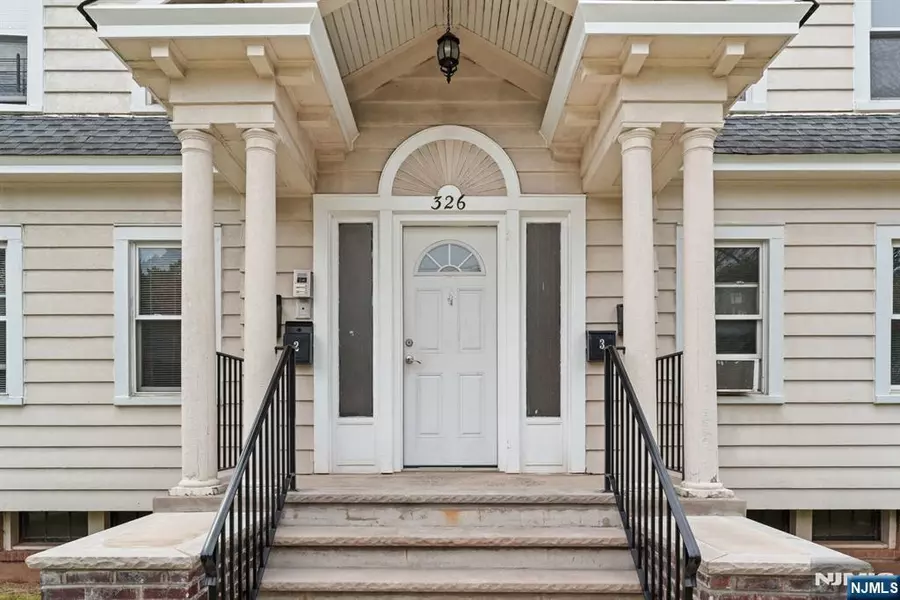 326 Mercer AVE, Roselle, NJ 07203