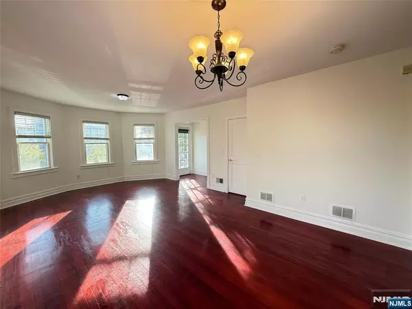 Carlstadt, NJ 07072,451 Hoboken RD