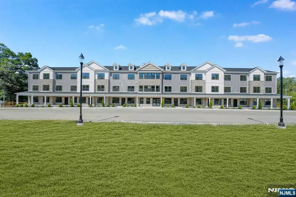 Montville Township, NJ 07082,309 Encampment CT #309